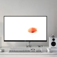 minimalist-desk-setup-pic-opt